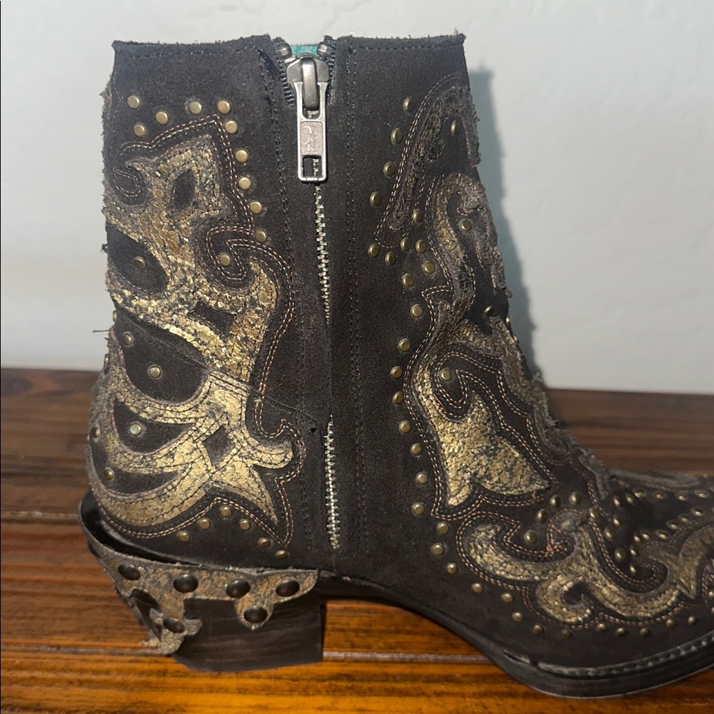 Corral Black and Gold Ankle Boots - Picture 5 of 16